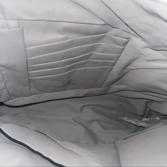 Travelon Anti-Theft Classic Crossbody Color: Black - Picture 6 of 6